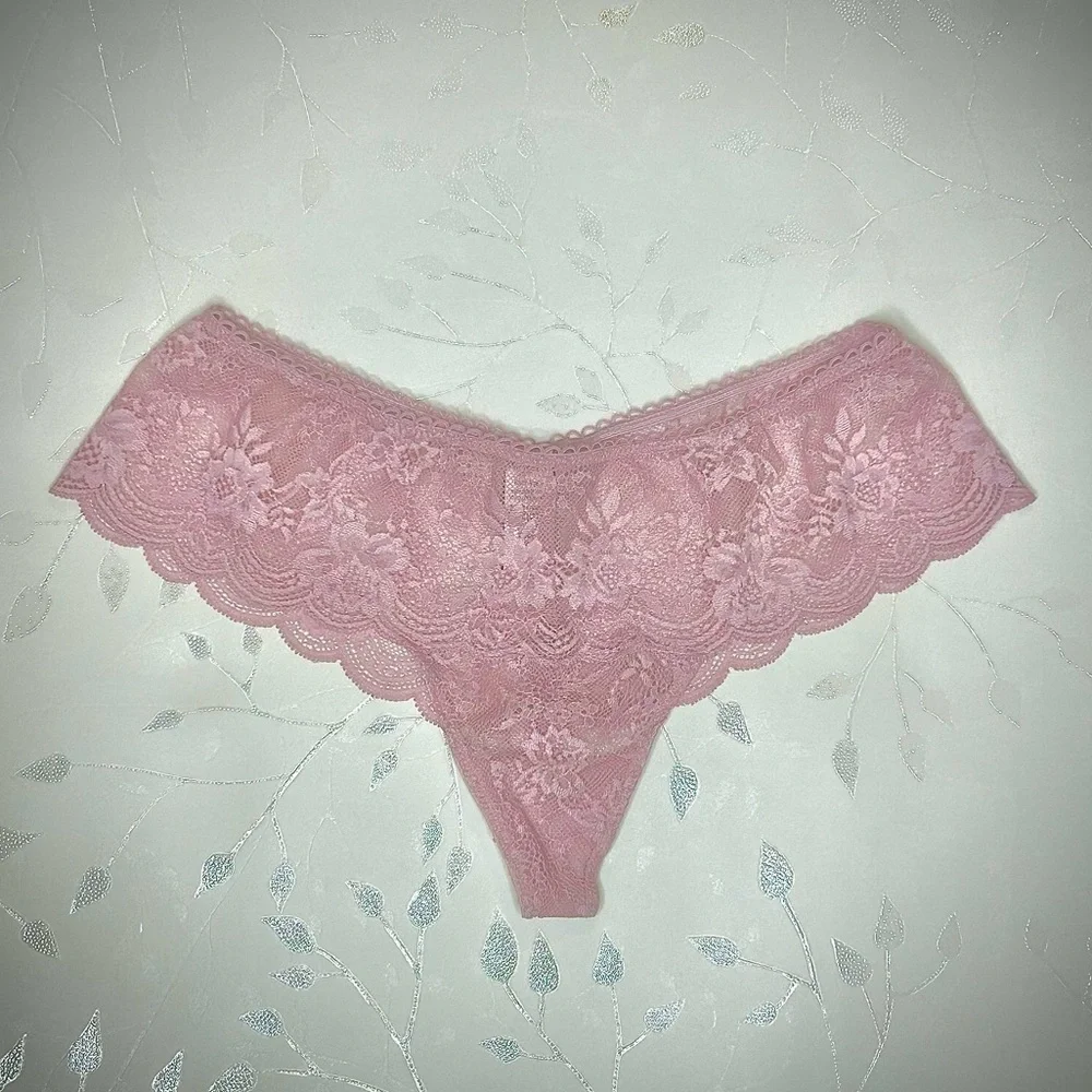 Victoria's Secret Dream Angels Wide Side Lace Thong